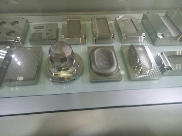 蚀纹咬花的具体操作流程